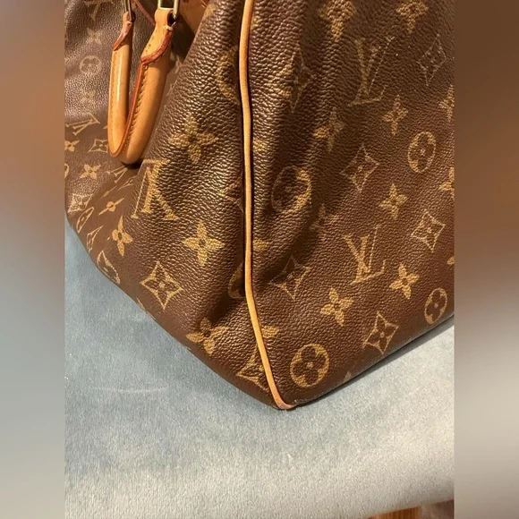 Louis Vuitton Vintage Speedy 40 Monogram Bag - Picture 6 of 16